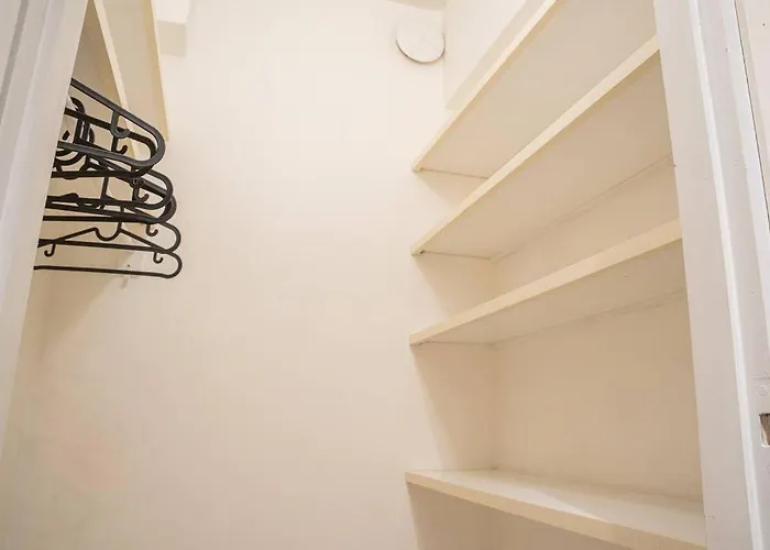 Arctic Vintage Oasis: Unique アパート